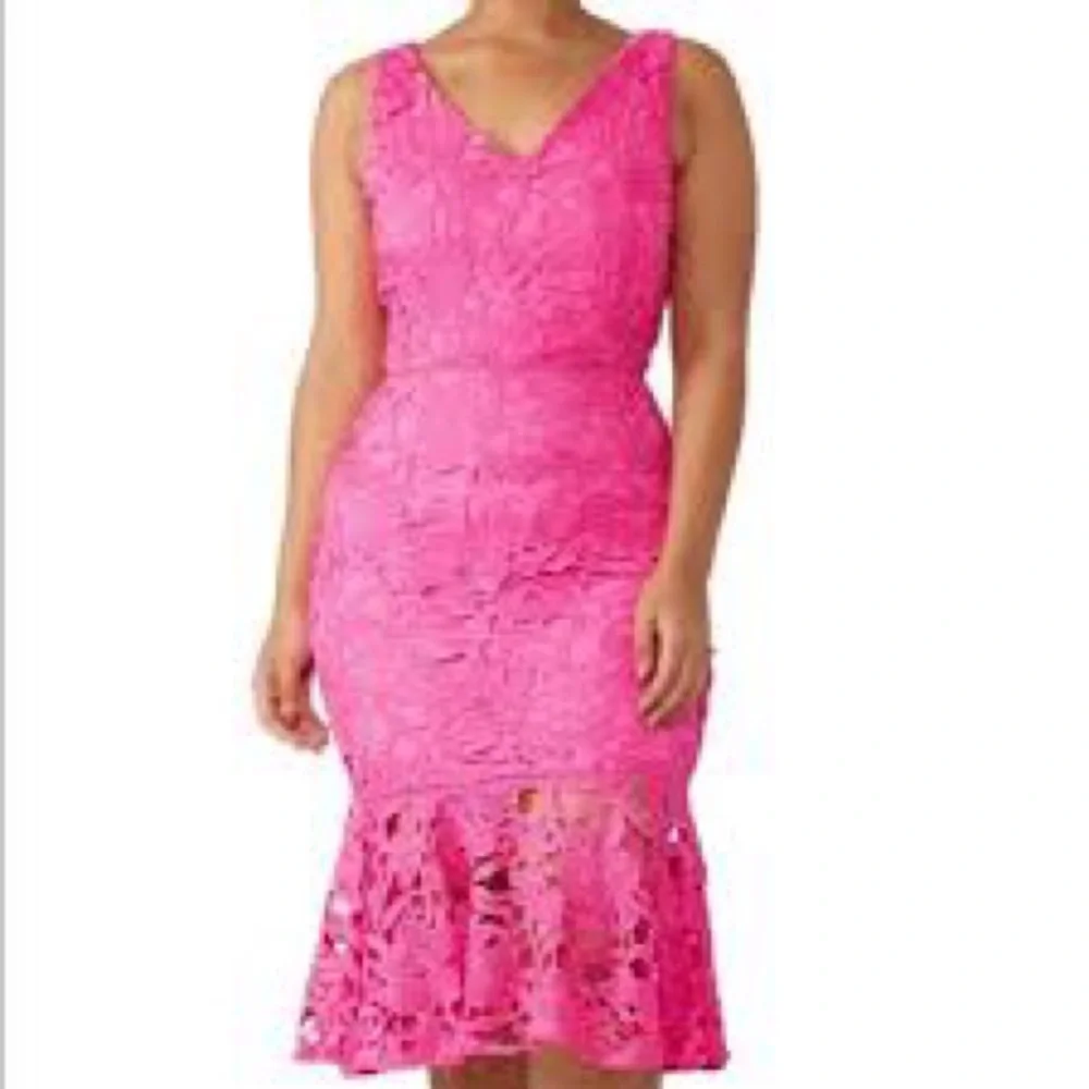 Alexia Admor Lace Peplum Hem Dress - Picture 1 of 7